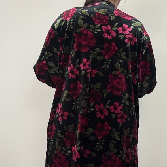 Laura Scott Floral Velvet Cardigan - Picture 4 of 8